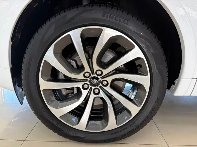 Land Rover Discovery Sport — Фото автомобиля 15