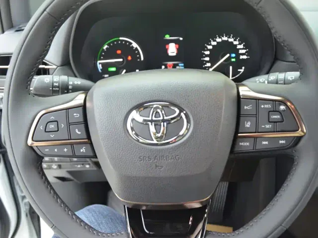 Toyota Granvia — Фото автомобиля 7