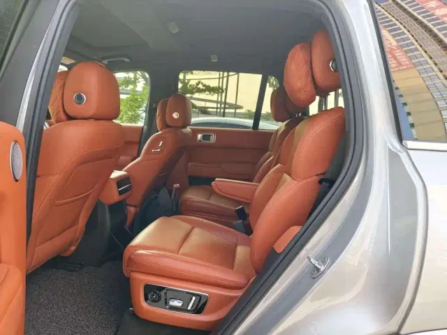 Li Auto L8 — Фото автомобиля 7