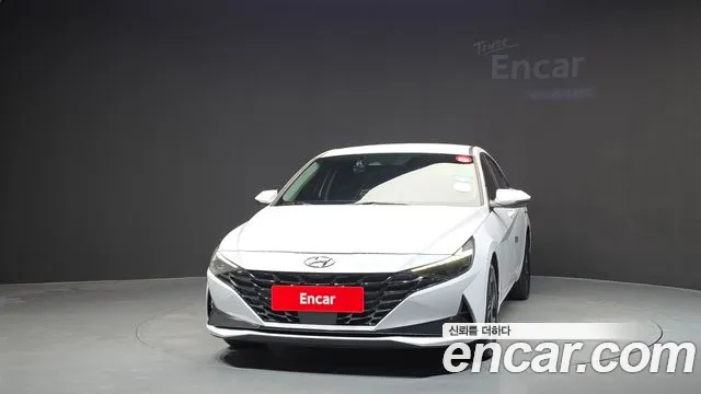 Hyundai Avante — Фото автомобиля 3