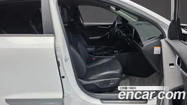 Kia Niro Niro (New) — Фото автомобиля 16