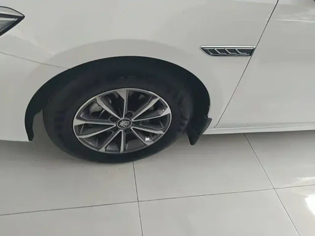 BYD Qin PLUS — Фото автомобиля 22