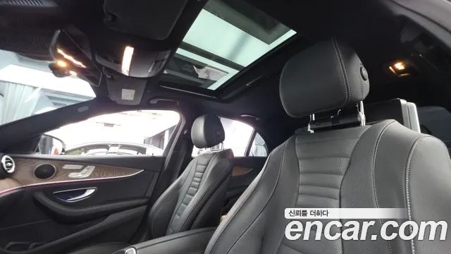 Mercedes-Benz E-Class — Фото автомобиля 18