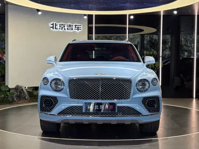 Bentley Bentayga — Фото автомобиля 2