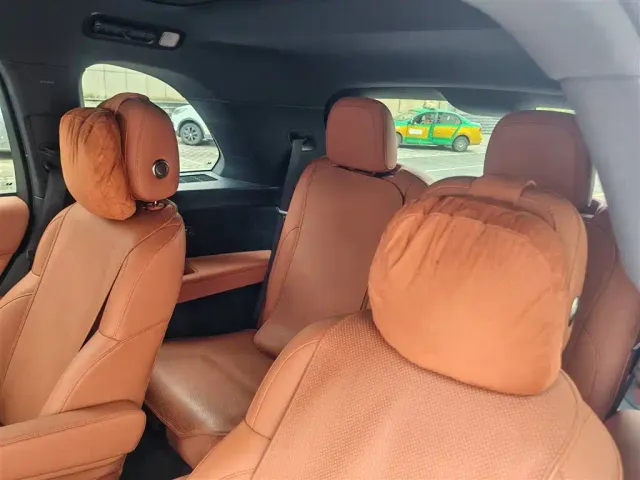 Li Auto L8 — Фото автомобиля 8