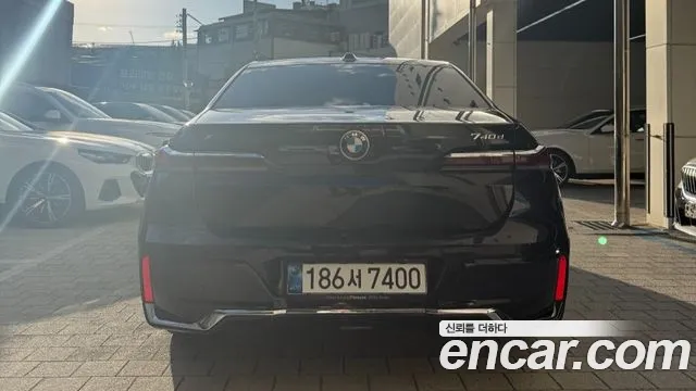 BMW 7 Series G70 — Фото автомобиля 2