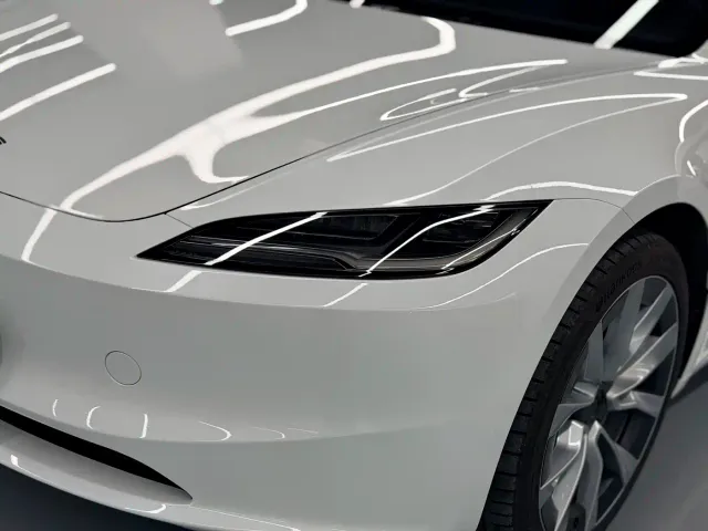 Tesla Model 3 — Фото автомобиля 5