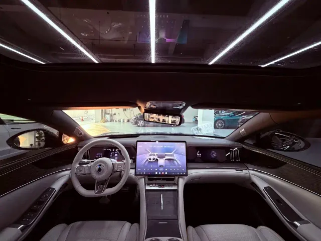 Denza Z9GT — Фото автомобиля 21