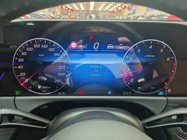 Mercedes-Benz E-Class — Фото автомобиля 4