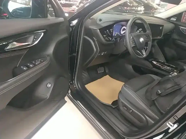 Buick Envision Plus — Фото автомобиля 15