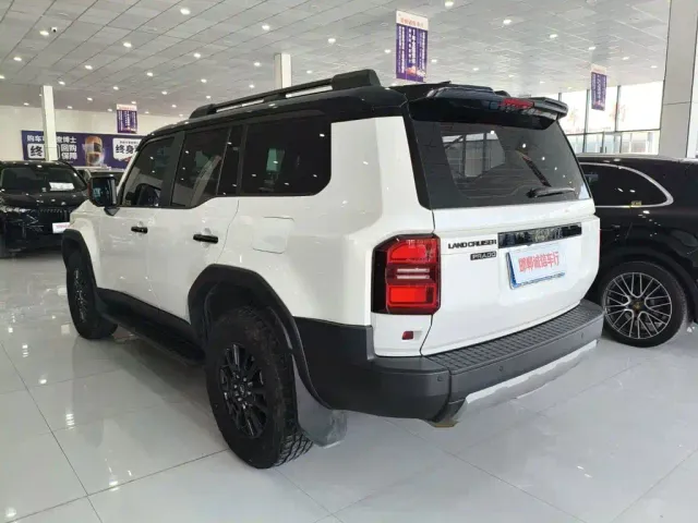Toyota Prado — Фото автомобиля 6