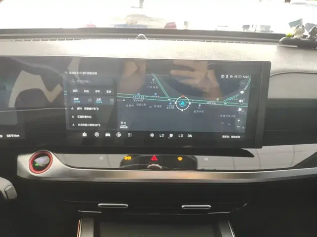 Roewe RX5 Max — Фото автомобиля 12