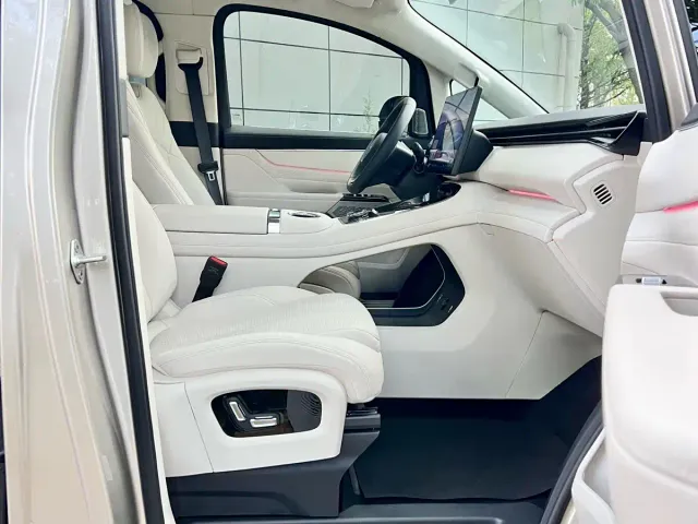 Geely Galaxy V900 — Фото автомобиля 11