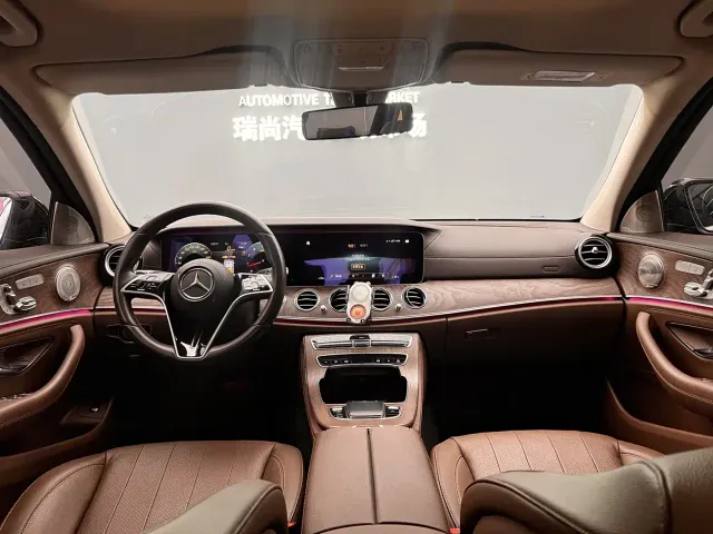 Mercedes-Benz E-Class — Фото автомобиля 7