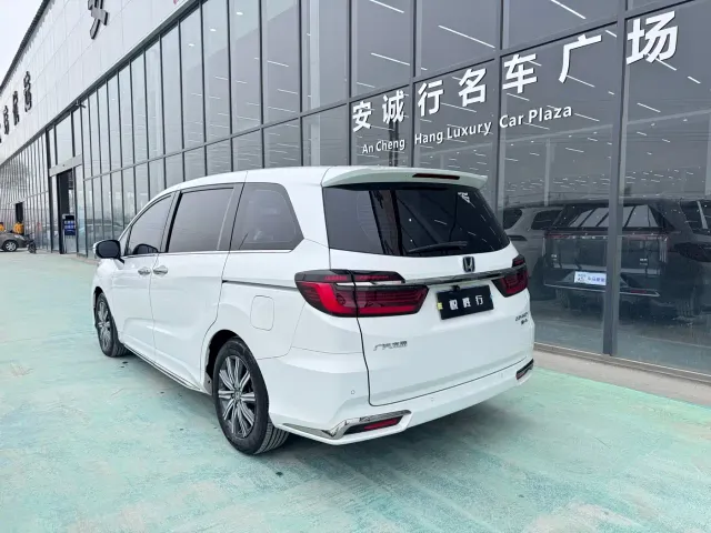 Honda Odyssey — Фото автомобиля 5