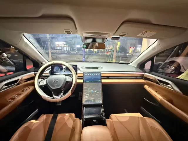 Xpeng P5 — Фото автомобиля 5