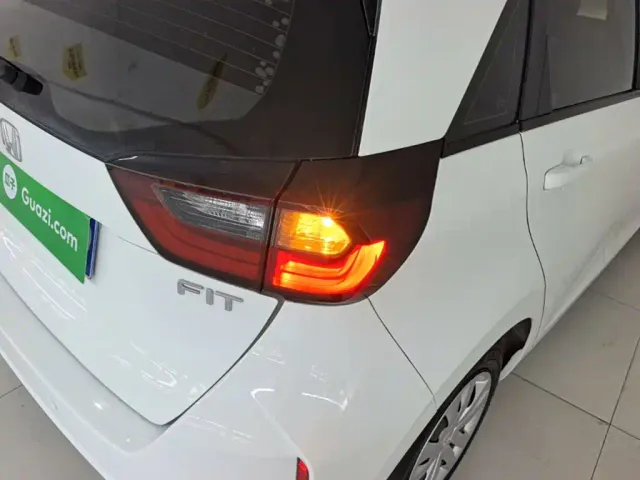 Honda Fit — Фото автомобиля 7