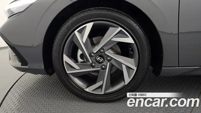 Hyundai Avante — Фото автомобиля 5