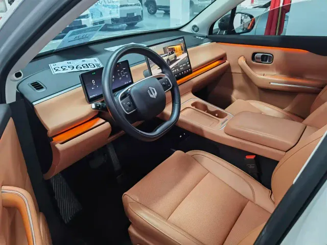 Leapmotor C10 — Фото автомобиля 3