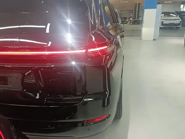 Li Auto L7 — Фото автомобиля 7