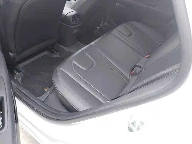 Hyundai Elantra — Фото автомобиля 16