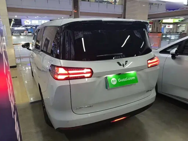 Wuling Starlight 730 — Фото автомобиля 4