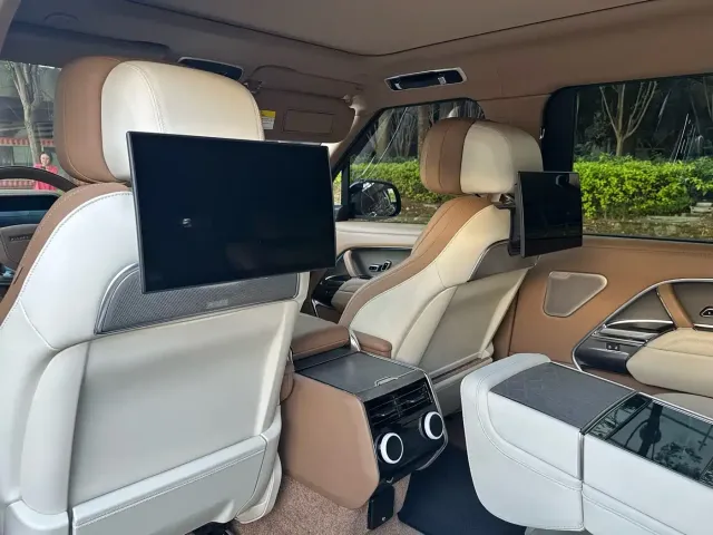 Land Rover Range Rover 2024 3.0 L6 400PS SV Honor Genesis Extended — Фото автомобиля 7