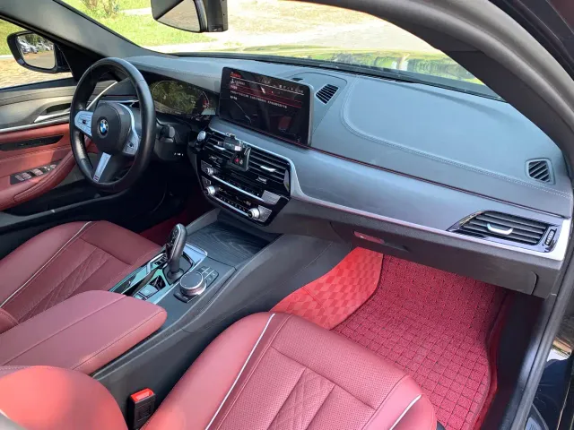 BMW 5 Series — Фото автомобиля 10