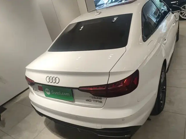 Audi A4L — Фото автомобиля 5