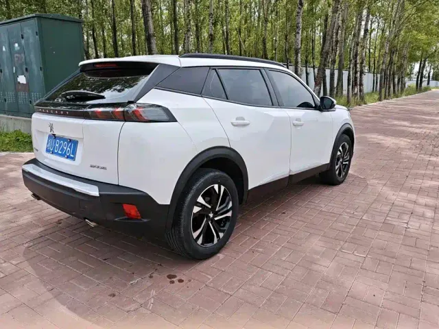 Peugeot 2008 — Фото автомобиля 5