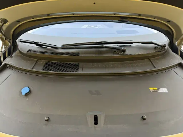 Li Auto i8 — Фото автомобиля 10