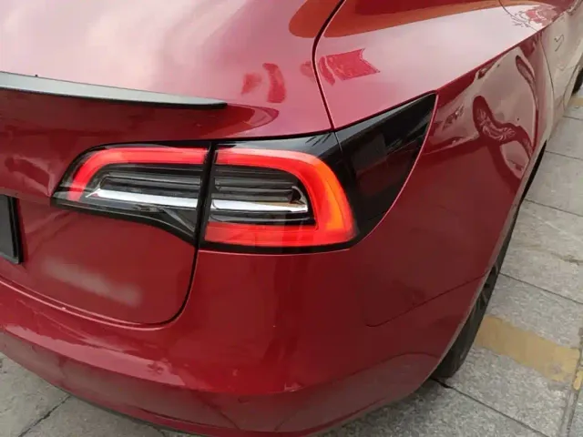 Tesla Model 3 — Фото автомобиля 7