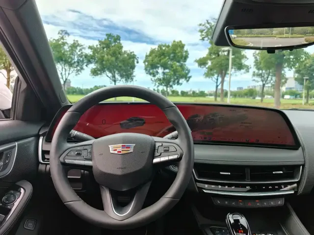 Cadillac CT5 — Фото автомобиля 16