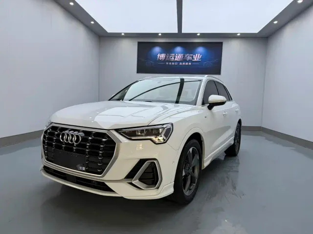 Фотография автомобиля — Audi Q3