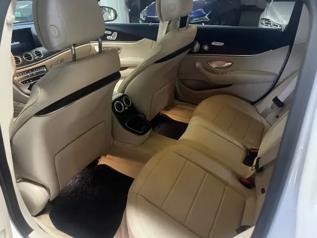 Mercedes-Benz E-Class — Фото автомобиля 5