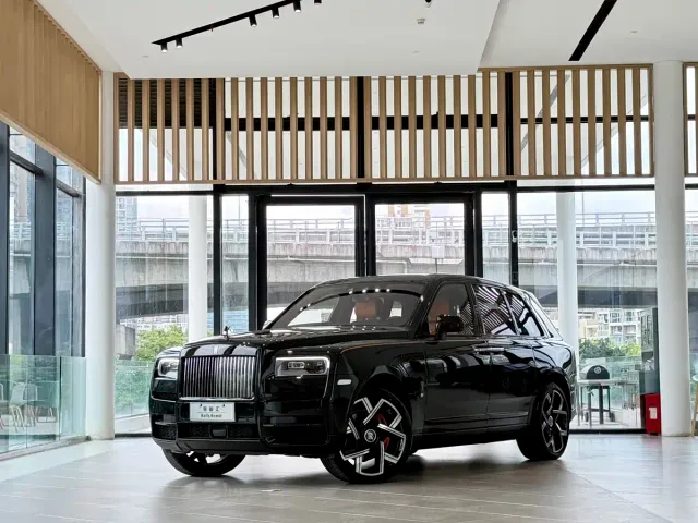 Фотография автомобиля — Rolls-Royce Cullinan