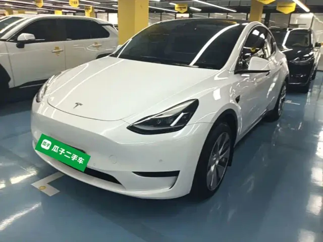 Фотография автомобиля — Tesla Model Y