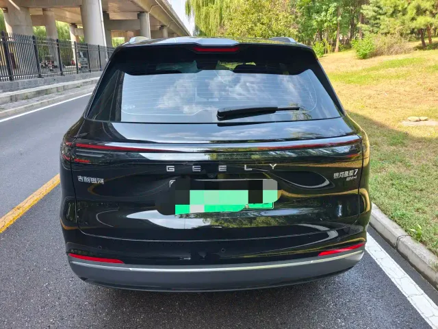 Geely Galaxy Starship 7 EM-i — Фото автомобиля 5