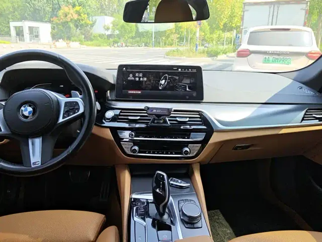 BMW 5 Series — Фото автомобиля 13