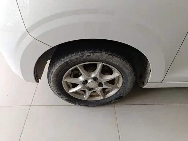 Roewe Clever — Фото автомобиля 22