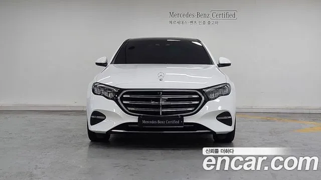 Mercedes-Benz E-Class — Фото автомобиля 3
