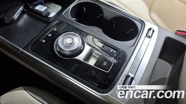 Kia Canival — Фото автомобиля 9