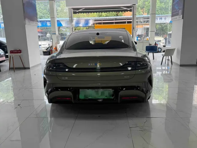 Xiaomi SU7 — Фото автомобиля 8
