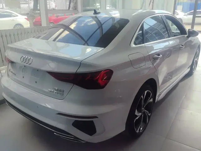 Audi Audi A3 2023 A3L Limousine 35 TFSI Luxury Sport — Фото автомобиля 3