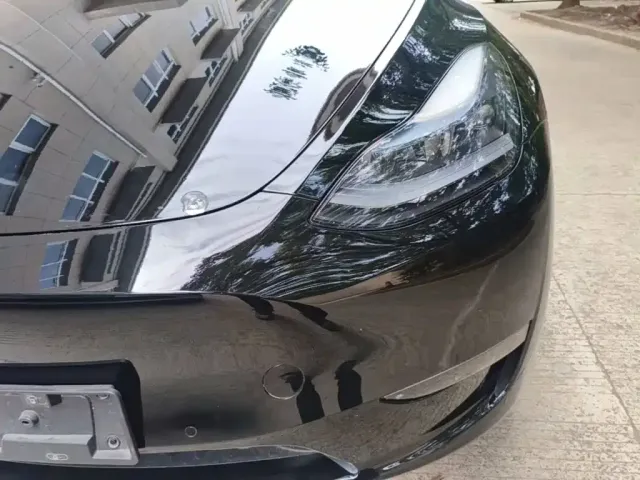 Tesla Model Y — Фото автомобиля 23
