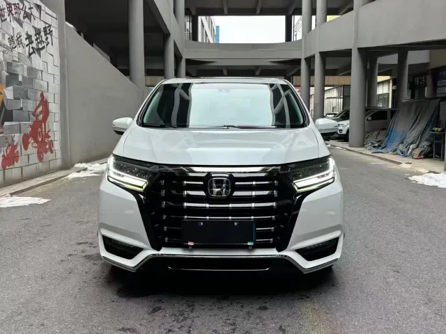 Фотография автомобиля — Honda Elysion