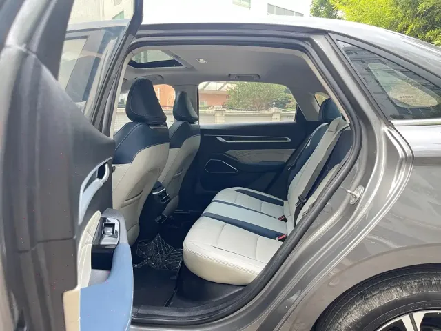 Geely Emgrand — Фото автомобиля 14