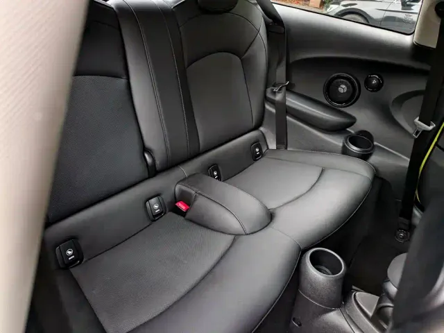 MINI Hatch — Фото автомобиля 10