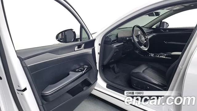 Kia K5 Новый K5 3 поколение 2.0 LPi(Для проката) — Фото автомобиля 10
