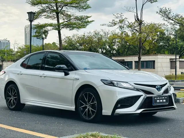 Toyota Camry — Фото автомобиля 3